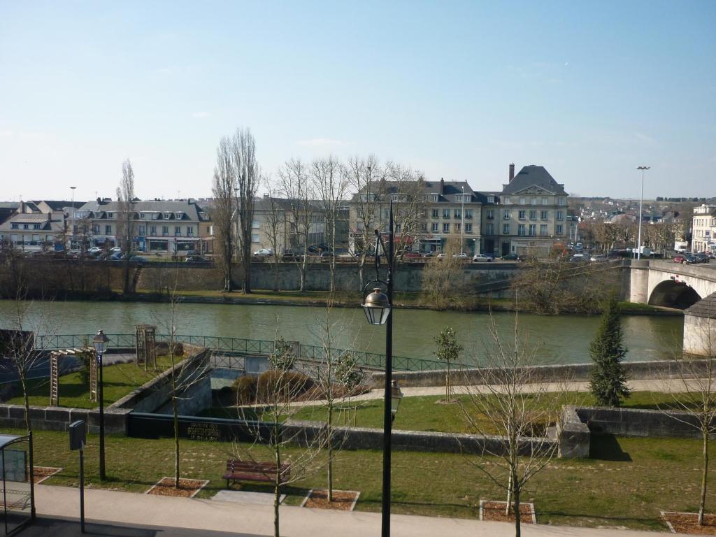 Cit'Hotel De Harlay Compiègne Екстериор снимка
